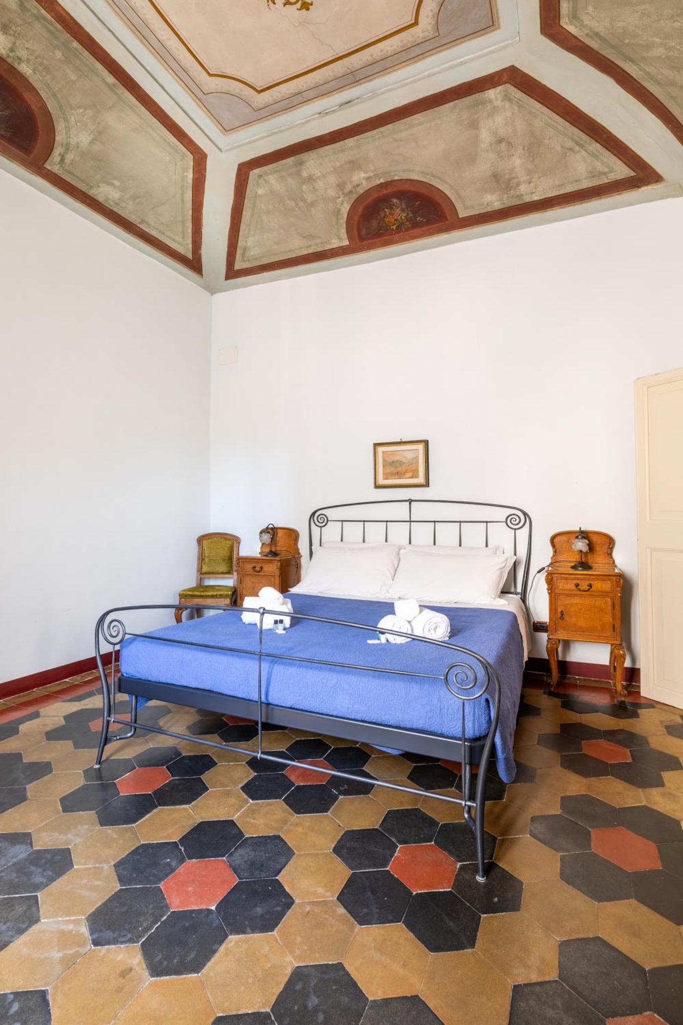 Charming At Spanish Steps, No Elevator Apartment Rom